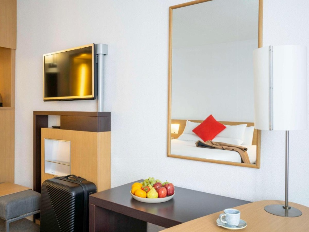 Room image 4